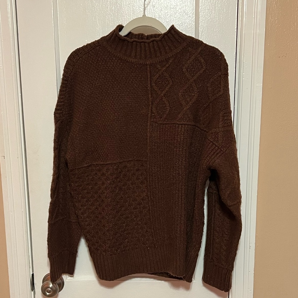 American Eagle Sweater Size Medium
